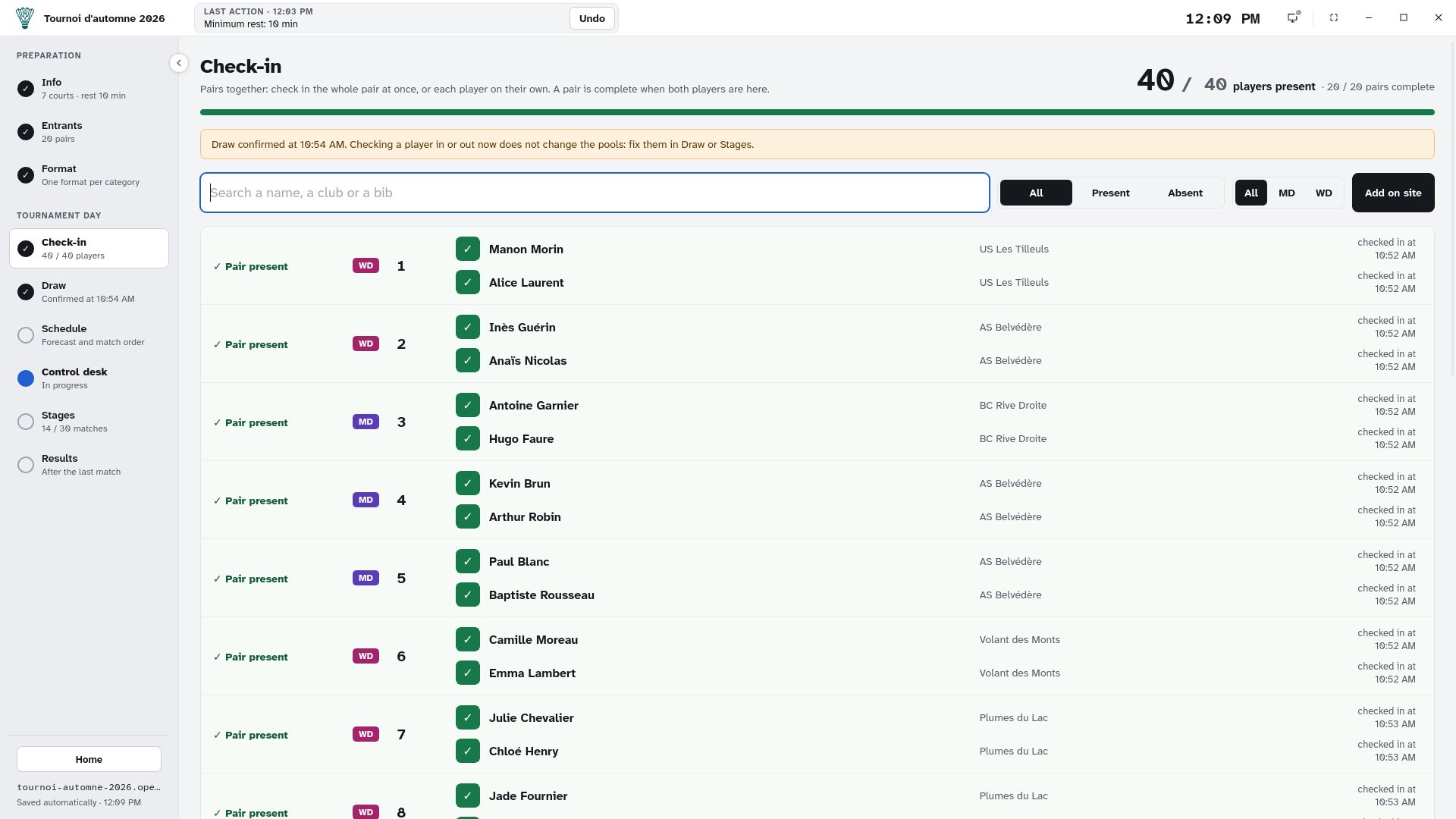 The Check-in screen: 40 of 40 players present, the search, and the checked-in pairs with their bib numbers